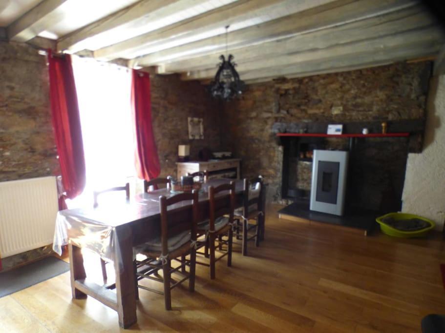 Maison Familiale Pour 8 Saint-Aventin Exteriér fotografie