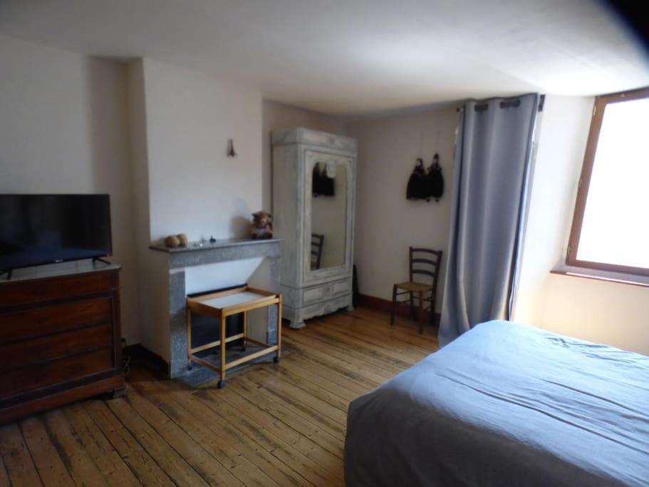 Maison Familiale Pour 8 Saint-Aventin Exteriér fotografie
