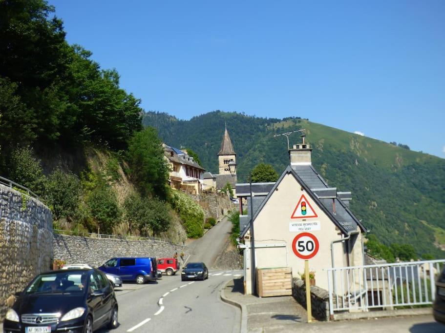 Maison Familiale Pour 8 Saint-Aventin Exteriér fotografie