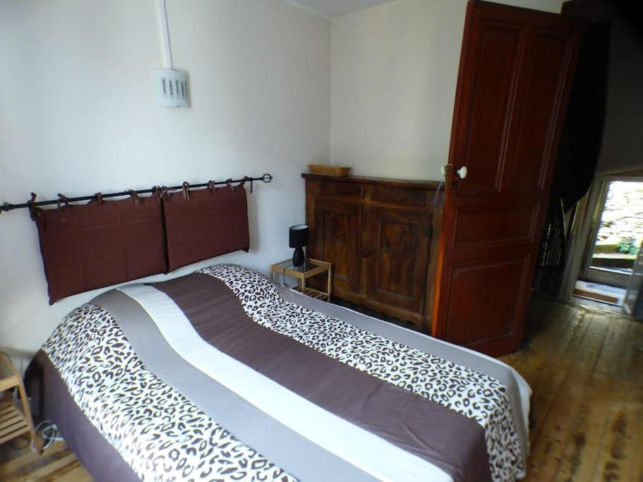 Maison Familiale Pour 8 Saint-Aventin Exteriér fotografie