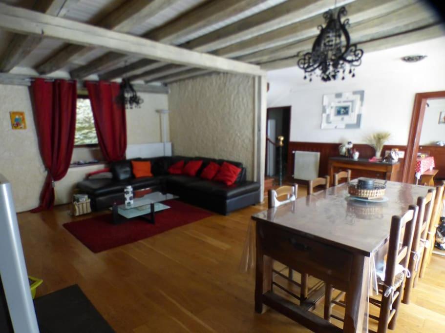 Maison Familiale Pour 8 Saint-Aventin Exteriér fotografie