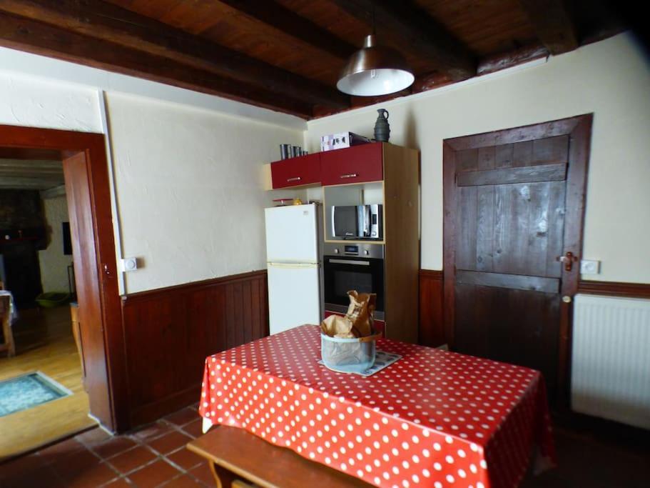 Maison Familiale Pour 8 Saint-Aventin Exteriér fotografie